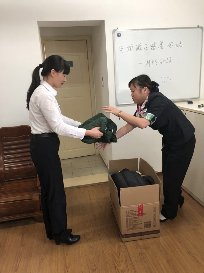 這些年，獅城怡安和藏區(qū)貧困家庭結下的情緣