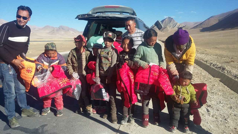 這些年，獅城怡安和藏區(qū)貧困家庭結下的情緣