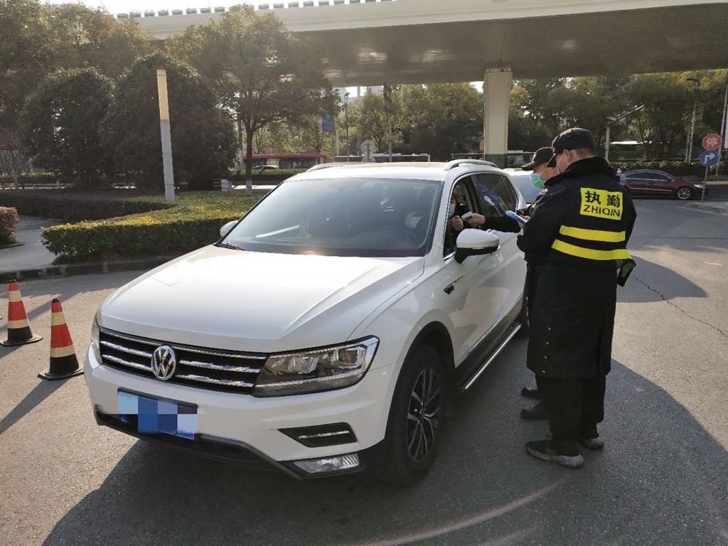 市衛(wèi)健委督導(dǎo)組現(xiàn)場(chǎng)檢查蓮花國(guó)際廣場(chǎng)防疫防控工作