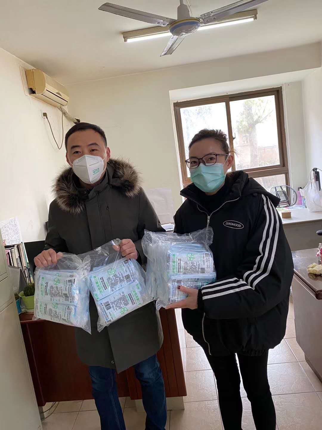 并肩的戰(zhàn)“疫”，暖心的投遞！