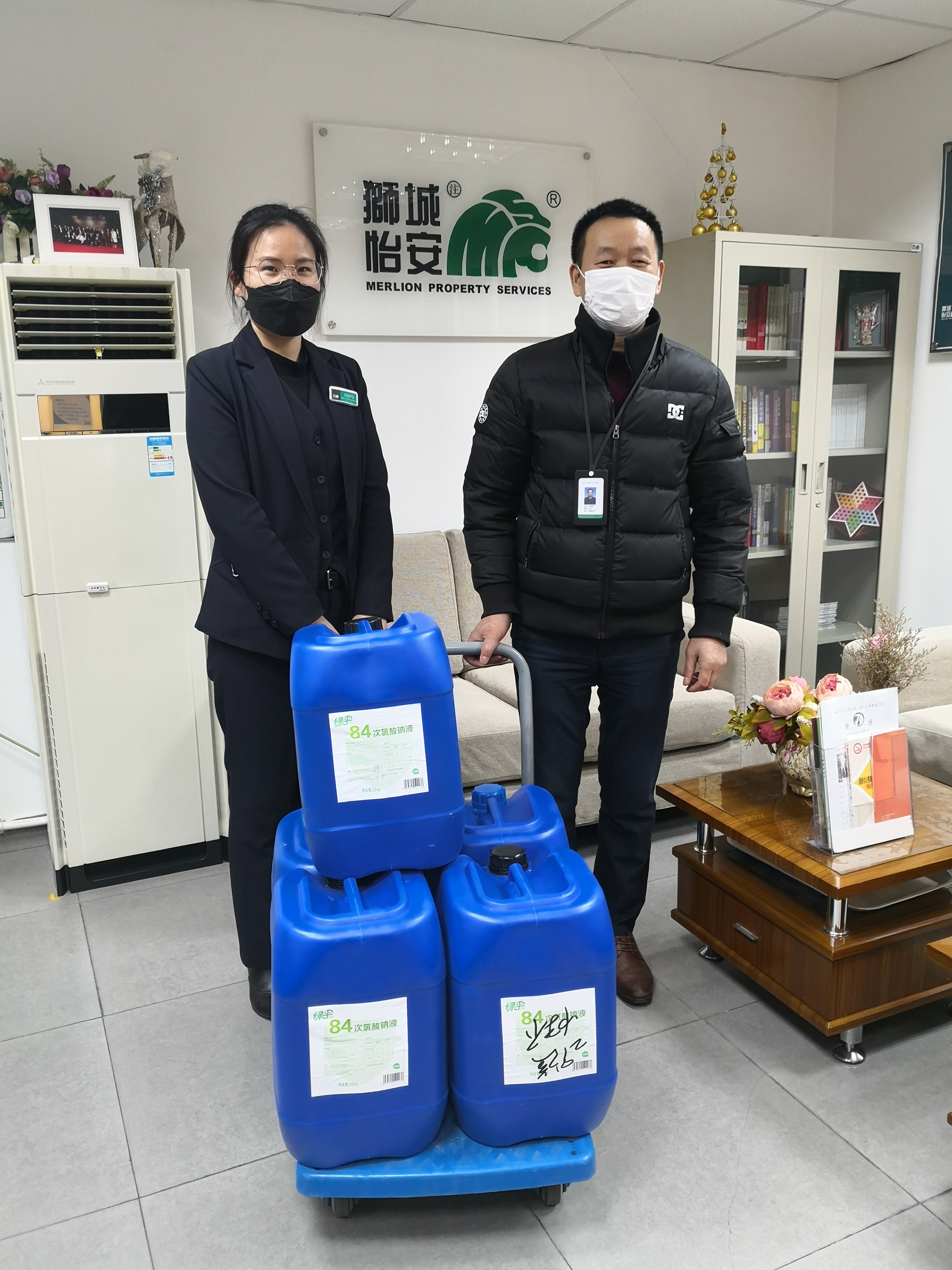 并肩的戰(zhàn)“疫”，暖心的投遞！
