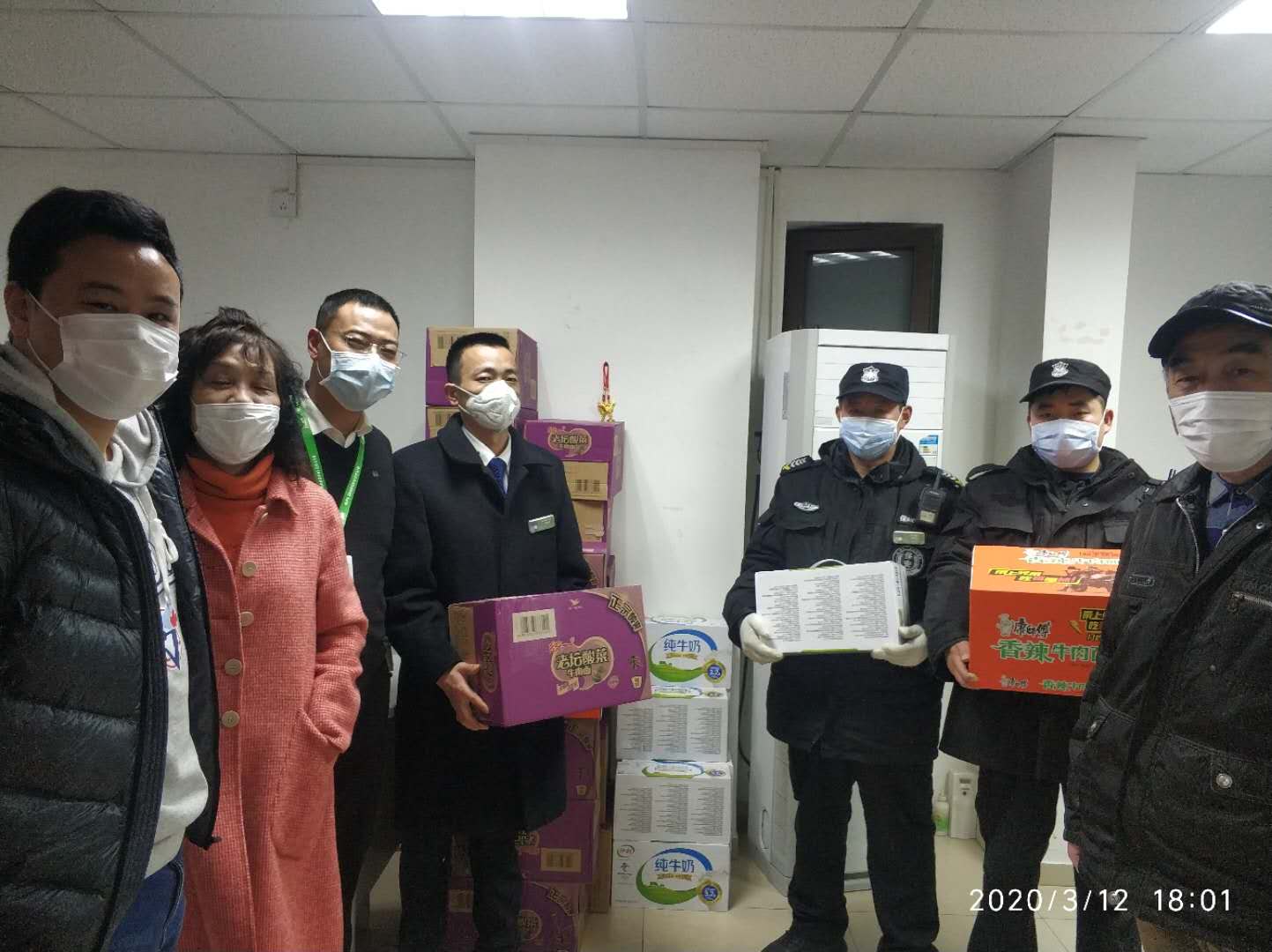 并肩的戰(zhàn)“疫”，暖心的投遞！