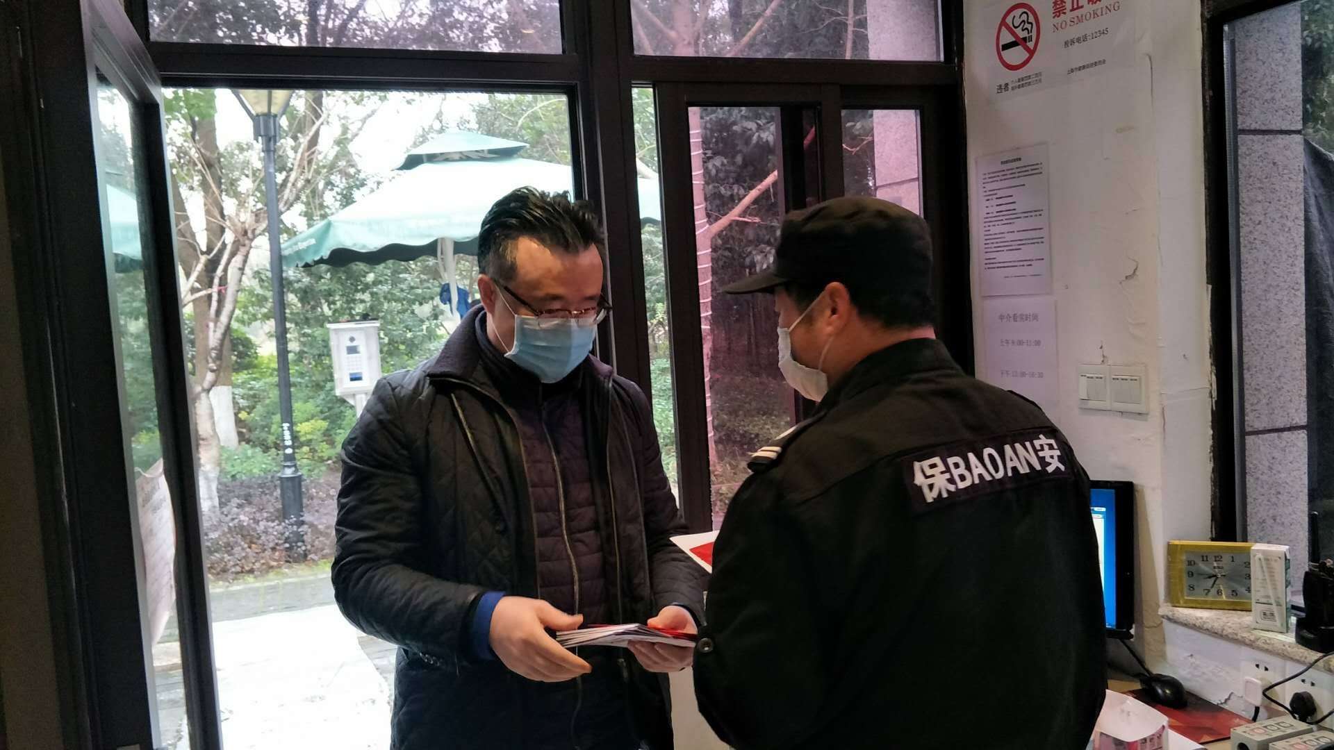 并肩的戰(zhàn)“疫”，暖心的投遞！